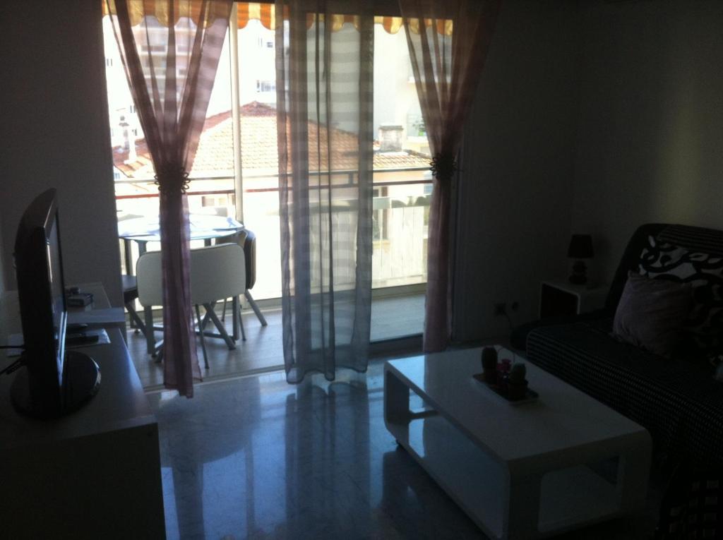 Les Palmiers Apartment