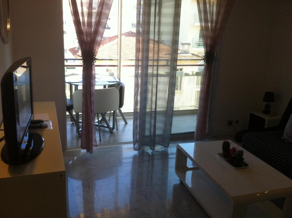 Les Palmiers Apartment